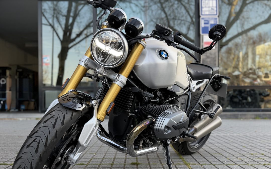 BMW R NINE T